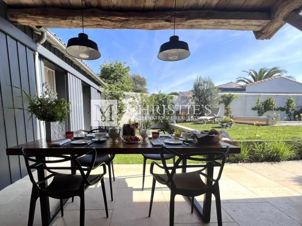 Propriété de standing de 2016 au charme d’antan, La Flotte