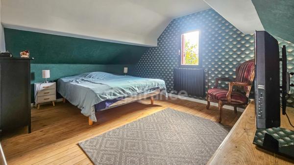 Propriété à vendre 10 pièces sur terrain clos de murs en pierre MORIGNY CHAMPIGNY (91)