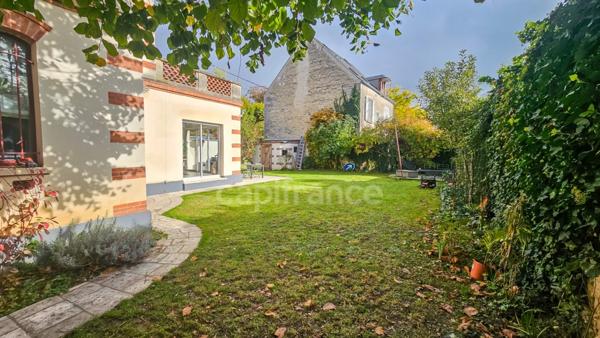 Propriété à vendre 10 pièces sur terrain clos de murs en pierre MORIGNY CHAMPIGNY (91)