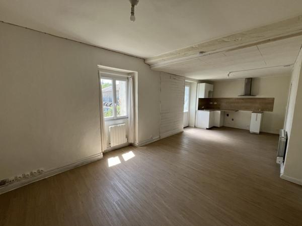 Appartement à louer 480 € CC Val-de-Comporté 3 p 57 m² DPE D