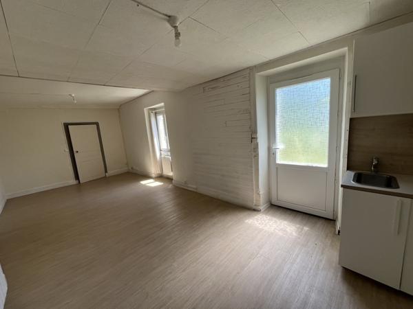 Appartement à louer 480 € CC Val-de-Comporté 3 p 57 m² DPE D