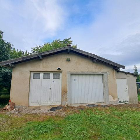 A VENDRE MAISON / 3 CHAMBRES / 2 BUREAUX / DEPENDANCE / GRAND JARDIN