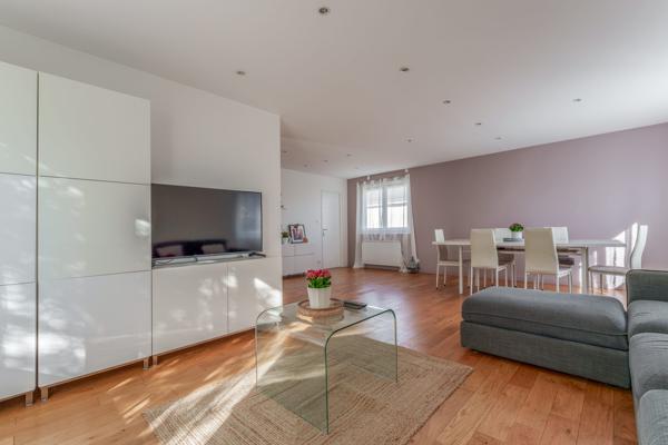 À vendre - Maison individuelle, 7 pièces située à Tours (37100)