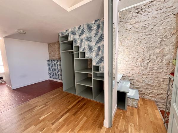 NIMES CENTRE - QUARTIER LAMPEZE / VAUBAN - MAISON - 2 CHAMBRES - TERRASSE - COUR INTERIEURE - CAVE - ENTIÈREMENT RÉNOVÉ