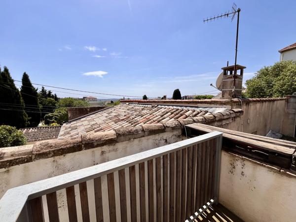 NIMES CENTRE - QUARTIER LAMPEZE / VAUBAN - MAISON - 2 CHAMBRES - TERRASSE - COUR INTERIEURE - CAVE - ENTIÈREMENT RÉNOVÉ
