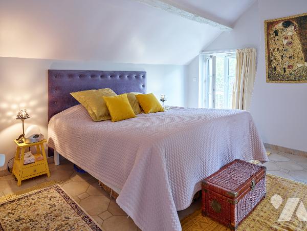 Propriété de 8 pièces, 168 m²+ 101 m²habitable, piscine chauffée, dépendances sur 6 453 m² de jardin