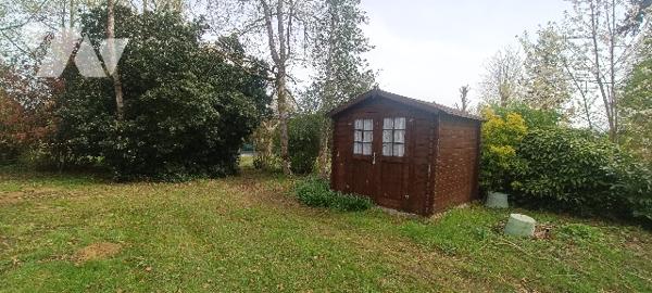 Propriété de 8 pièces, 168 m²+ 101 m²habitable, piscine chauffée, dépendances sur 6 453 m² de jardin