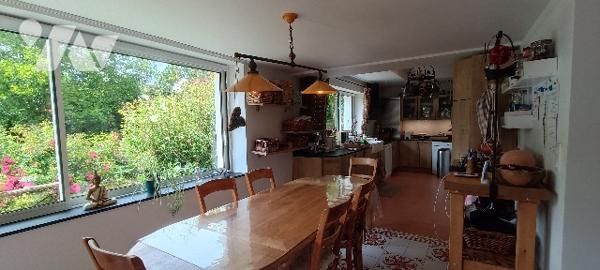 Propriété de 8 pièces, 168 m²+ 101 m²habitable, piscine chauffée, dépendances sur 6 453 m² de jardin