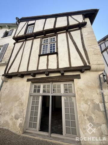 MAISON À COLOMBAGE