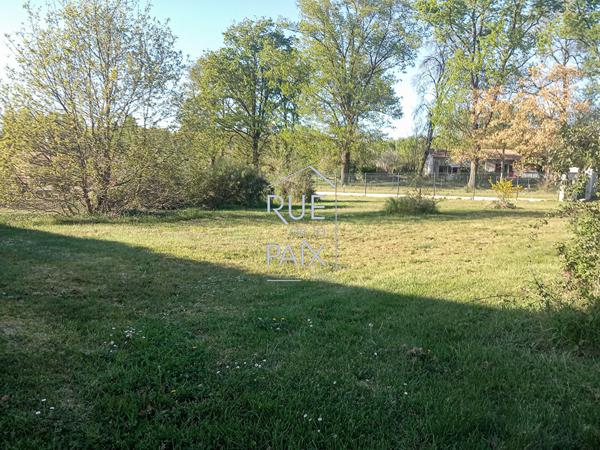 86490 COLOMBIERS Terrain constructible de 1189m²