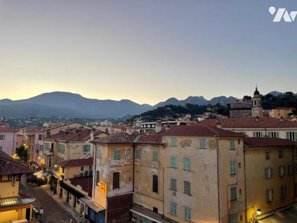 CENTRE HISTORIQUE - DERNIER ÉTAGE VUE MER.
