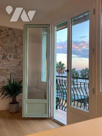 CENTRE HISTORIQUE - DERNIER ÉTAGE VUE MER.