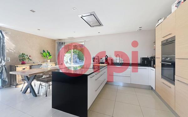 Maison à vendre    5 pièces •  Claira