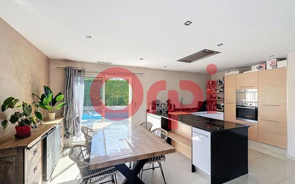 Maison à vendre    5 pièces •  Claira