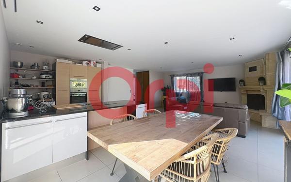 Maison à vendre    5 pièces •  Claira