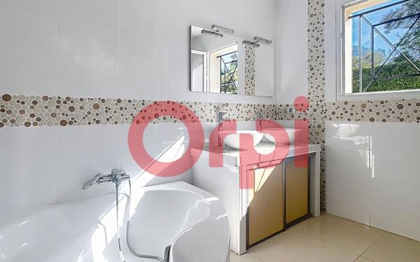 Maison à vendre    5 pièces •  Claira