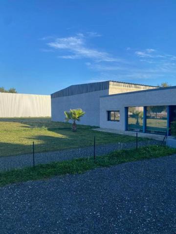 batiment industriel 718m2