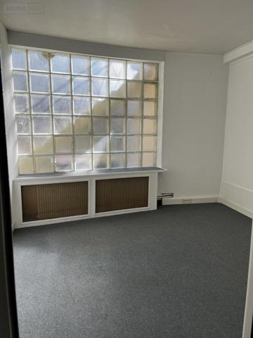 Fonds et/ou murs commerciaux à louer à Hénin-Beaumont dans le Pas-de-Calais (62110), ref : 62034-L3383   
Centre