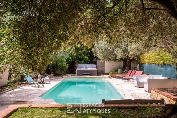 Propriété avec gîtes et maison familiale, deux piscines et jardin arboré