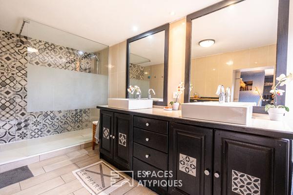 Propriété avec gîtes et maison familiale, deux piscines et jardin arboré