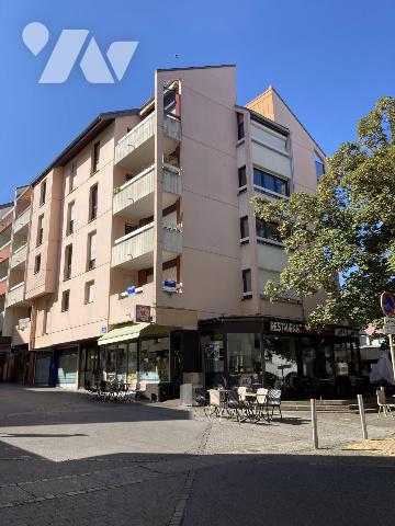 A Thonon-les-Bains (74200) - centre ville
F4 -1er étage avec balcons
Appartement + cave  - 79,36 m²