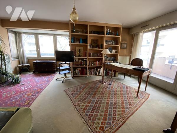 A Thonon-les-Bains (74200) - centre ville
F4 -1er étage avec balcons
Appartement + cave  - 79,36 m²