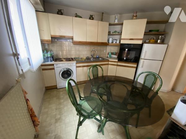 A Thonon-les-Bains (74200) - centre ville
F4 -1er étage avec balcons
Appartement + cave  - 79,36 m²