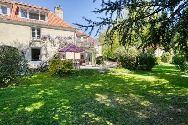 Maison familiale 6 chambres, lumineuse avec jardin plein sud – Domaine prisé