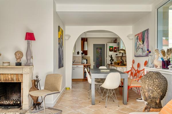 Maison familiale 6 chambres, lumineuse avec jardin plein sud – Domaine prisé