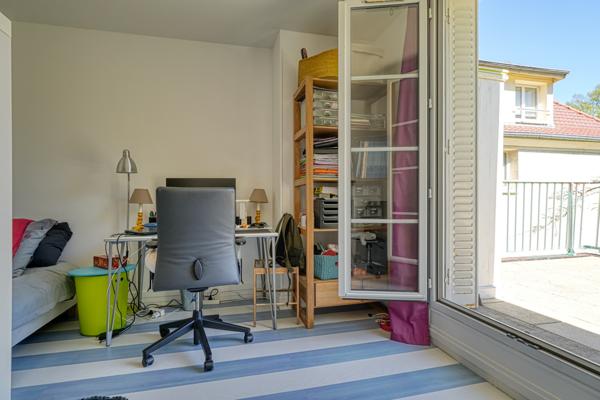 Maison familiale 6 chambres, lumineuse avec jardin plein sud – Domaine prisé