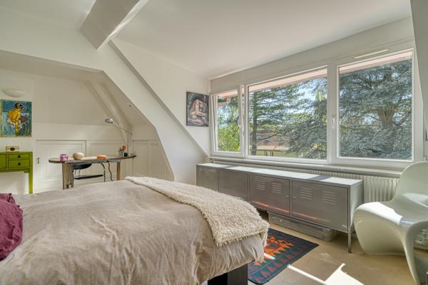 Maison familiale 6 chambres, lumineuse avec jardin plein sud – Domaine prisé