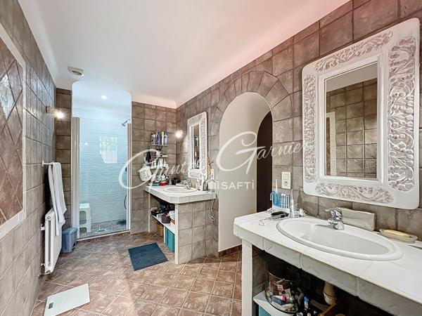 Hameau privatif de prestige avec gîtes et chambres d’hôtes – Le Luc (Provence Var)