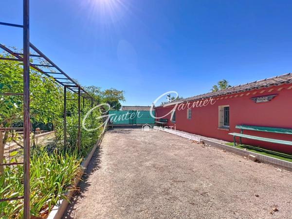 Hameau privatif de prestige avec gîtes et chambres d’hôtes – Le Luc (Provence Var)