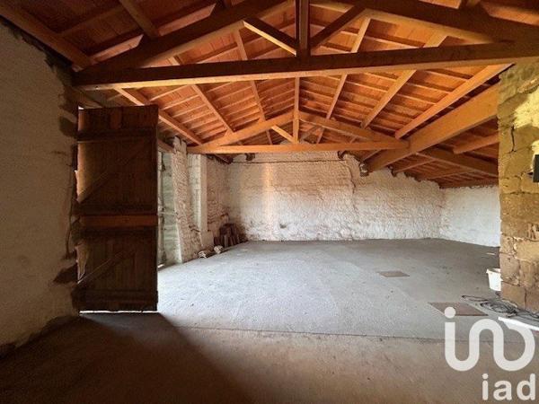 Ferme 10 pièces de 209 m² à Saint-Nizier-de-Fornas (42380)