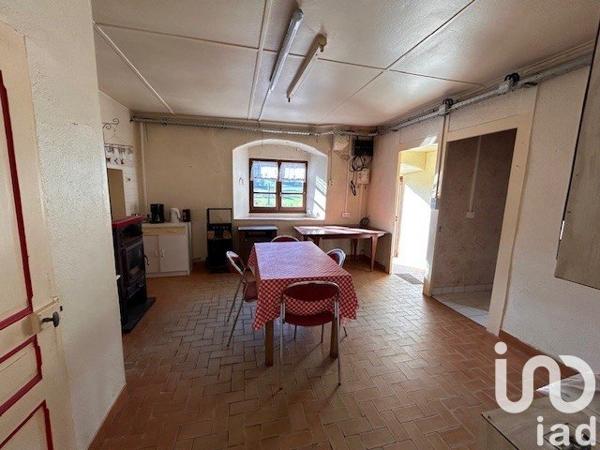 Ferme 10 pièces de 209 m² à Saint-Nizier-de-Fornas (42380)