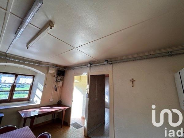 Ferme 10 pièces de 209 m² à Saint-Nizier-de-Fornas (42380)