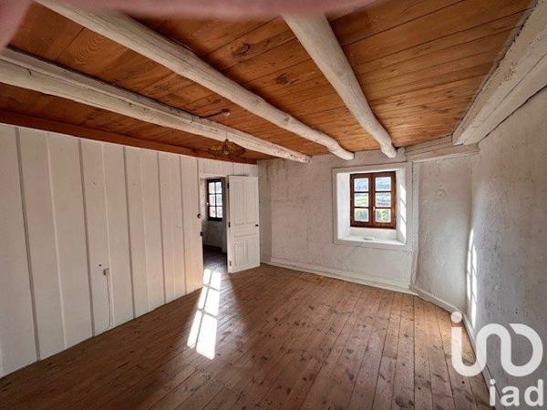 Ferme 10 pièces de 209 m² à Saint-Nizier-de-Fornas (42380)