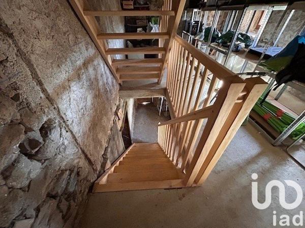 Ferme 10 pièces de 209 m² à Saint-Nizier-de-Fornas (42380)