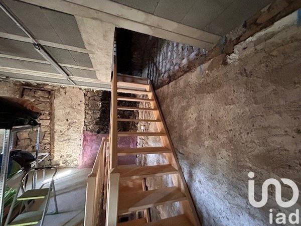 Ferme 10 pièces de 209 m² à Saint-Nizier-de-Fornas (42380)