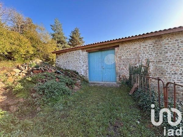 Ferme 10 pièces de 209 m² à Saint-Nizier-de-Fornas (42380)