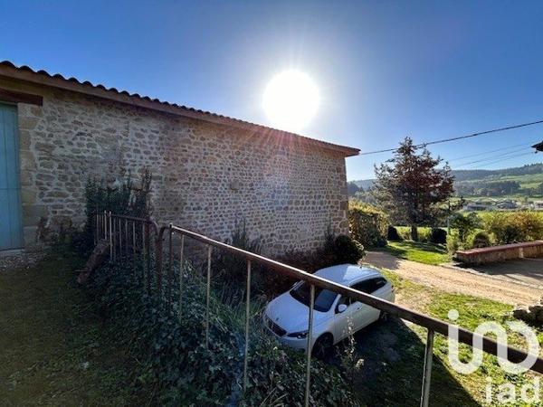 Ferme 10 pièces de 209 m² à Saint-Nizier-de-Fornas (42380)