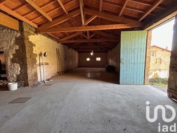 Ferme 10 pièces de 209 m² à Saint-Nizier-de-Fornas (42380)