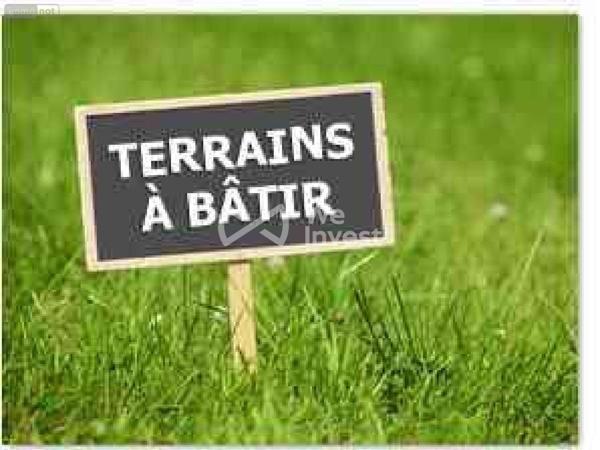 Terrain constructible avec permis de construire accordé et purgé de tout recours.