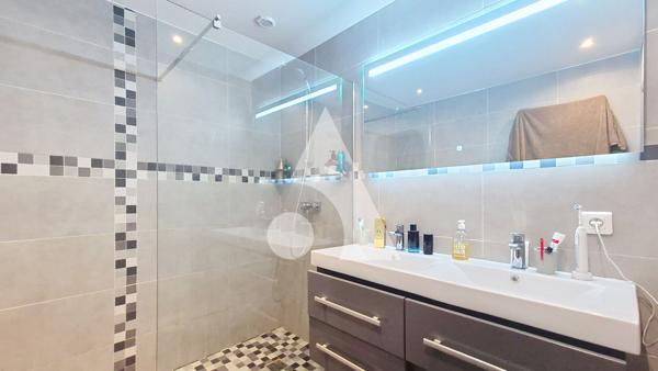 Maison 8 pièces 240 m2