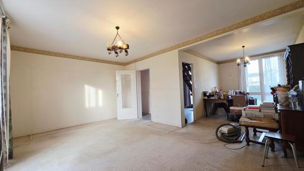 SAINT DOULCHARD MAISON DE 102M²  5 PIECES 3 CHAMBRES GARAGE