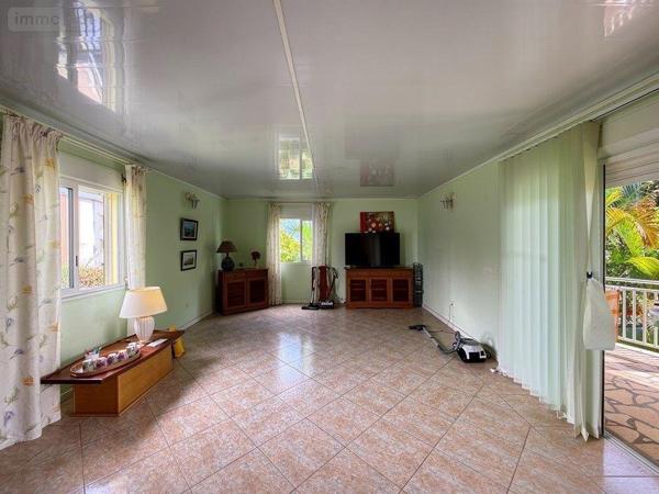 Maison à vendre à Saint-Paul à la Réunion (97460), ref : 97405/265   
FLEURIMONT