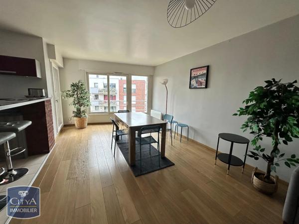 Appartement à louer 3 pièces 72.8m² Lens (62300)