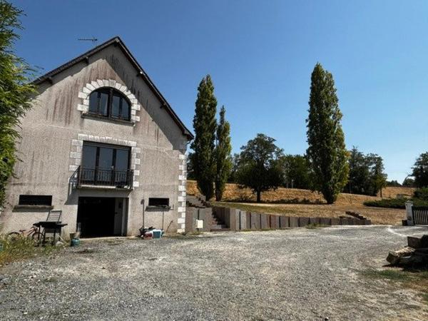 Loches, produit rare, beau potentiel, maison familiale !