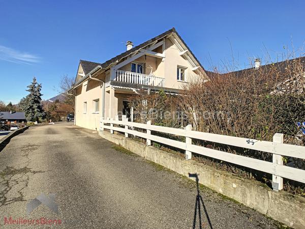  Challes-les-Eaux - Exclusivité - Belle maison au calme avec piscine