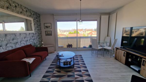 Appartement F3 à Mantes La Jolie 2 ch, balcon, parking et cave